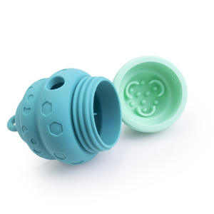 Jouet à mâcher moderne en silicone couineur pour chiens et chats – Distributeur de nourriture durable et résistant aux morsures pour friandises pour animaux de compagnie - Product Image 2