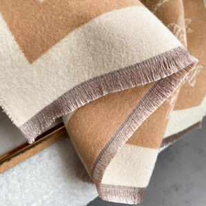 Sciarpa di Lusso a Stella a Cinque Punte Stile Europeo Americano da <span class=keywords><strong>Donna</strong></span> Autunno Inverno alla Moda Double-Face in <span class=keywords><strong>Cashmere</strong></span> per Tenere Caldo all'Aperto - Product Image 4