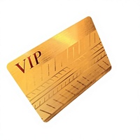 Carte de fidélité VIP en plastique PVC avec bande magnétique, numéro en relief, code QR, base dorée ou argentée, logo personnalisé