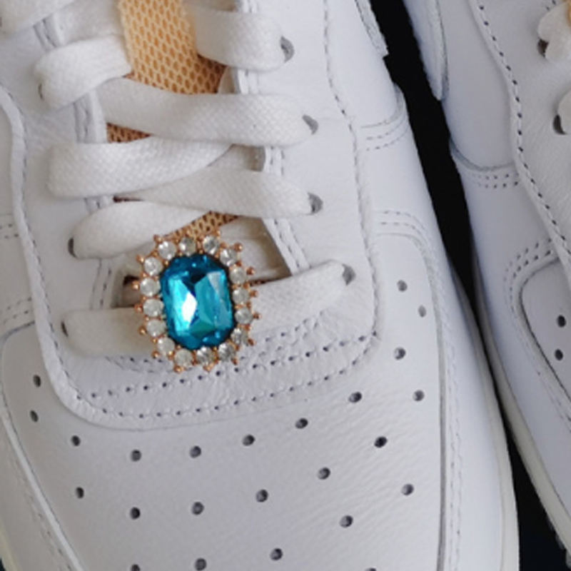 # 14 paletas doradas, rectangular, color azul lago.