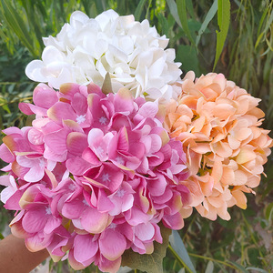 Ramo de Flores Artificiales de Hortensia, Flores de Seda para Decoración de Bodas y Hogar, 10 cm o Menos - Product Image 1