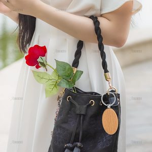 แผ่นไม้เปล่าสำหรับแกะสลัก ขายส่ง พวงกุญแจไม้รูปวงรี ป้ายห้อยกุญแจ ห่วงกุญแจ สำหรับงาน DIY ของขวัญ งานฝีมือ แกะสลักด้วยเลเซอร์ - Product Image 4