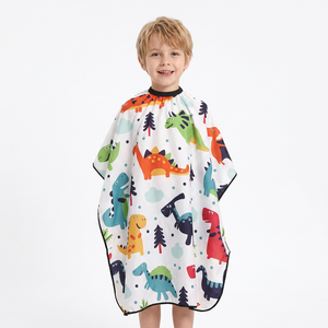 Cape de Coiffure Anti-Adhérente pour Enfants Motif Dinosaure – Fournisseur Fabricant – Écharpe de Coiffure pour Bébé et Enfant – Capes de Coiffure Cartoon - Product Image 4
