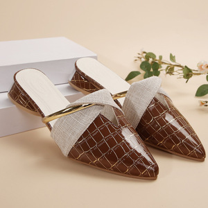 Outwear รองเท้าแตะเซ็กซี่หัวแหลม, รองเท้าแตะส้นเตี้ยหรูหราสำหรับผู้หญิง2025ฤดูใบไม้ผลิสินค้ามาใหม่ขนาดพลัสไซส์พิมพ์ลายงูรองเท้าแตะครึ่งเท้า - Product Image 6