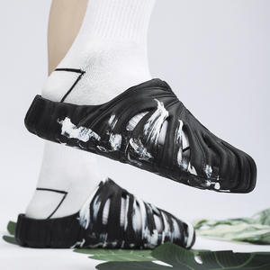 Zuecos Ligeros de Verano para Hombre y Mujer, Parte Superior de PVC, Suela Gruesa, Pantuflas Cómodas Sin Cordones, Tallas para Adultos del 36 al 46 - Product Image 2