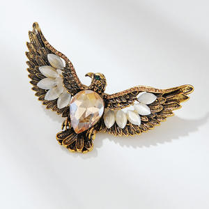 Criativo Retro Cat Eye Stone <span class=keywords><strong>Eagle</strong></span> Espalhando Asas Broche para Presentes Partes Engagements Feito de Liga Animal Acessório - Product Image 4