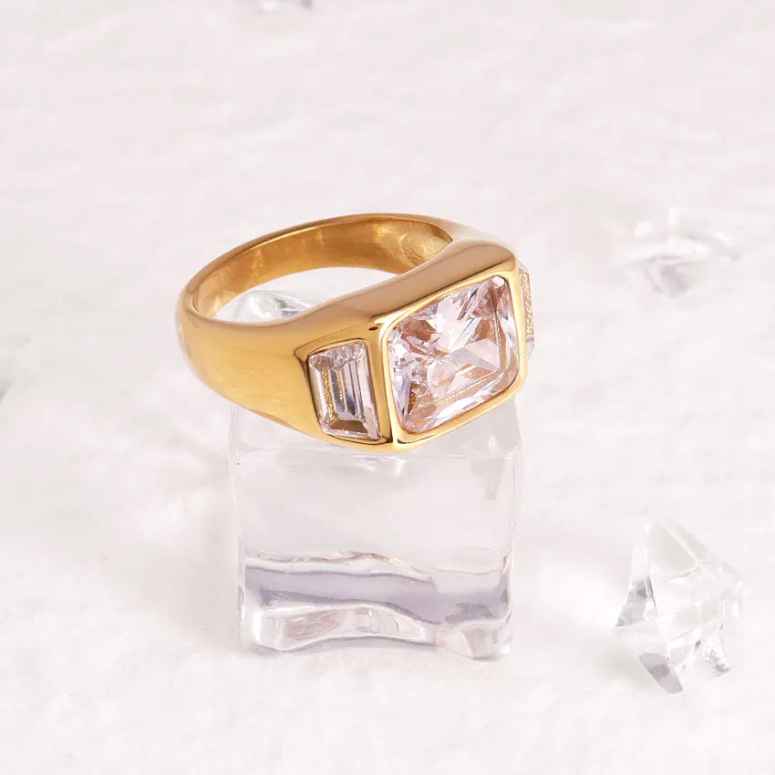 Minos แหวนเพชรหลายทรงเรขาคณิต,แหวนทองเค18K กันน้ำสีใสสามด้านแหวนเพทายวงกว้าง