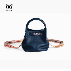 Sac à main pour femme en cuir véritable de luxe, fabriqué à la main, sac à bandoulière vendu en gros - Product Image 2