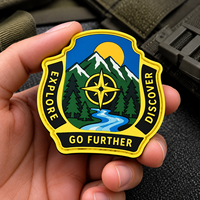 Badge en caoutchouc Velcro personnalisé OEM professionnel, gaufré, à coudre ou thermocollant, patch PVC en relief pour sac à dos et veste d'extérieur