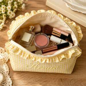 Bolsa de Maquillaje Personalizada con Bordado de Nombre, Estuche Cosmético con Volantes, Organizador de Belleza Compacto para Viaje - Product Image 3