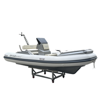 Bateau pneumatique de pêche LUX-395 de 13 pieds, coque en aluminium, fond en V profond avec console de direction pour la pêche en mer