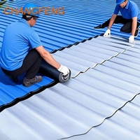 Membrane d'étanchéité de toiture en PVDF fluorocarboné bleu, surface en film PE de 1,2 mm, sous-couche flexible pour tuiles en acier résidentielles