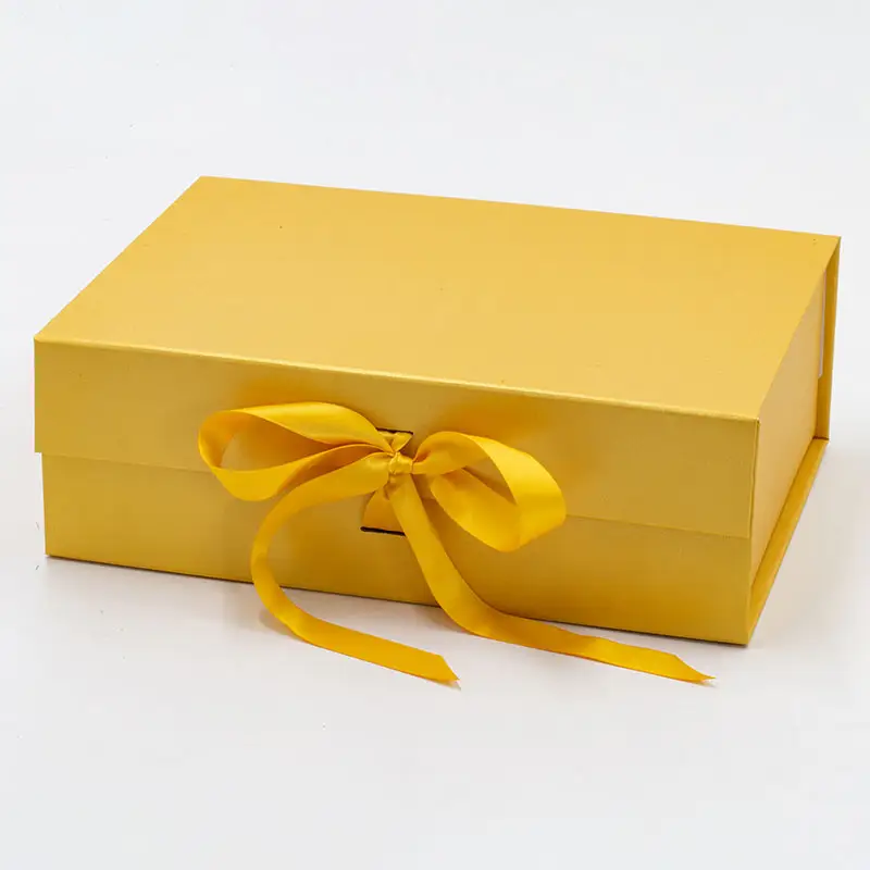مفصل أصفر ذهبي اللون مستطيل منتجات التجزئة تغليف صندوق هدايا قابل للطي مع الشريط