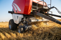 Empacadora Redonda de Alta Eficiencia ≥50 Pacas/Hora con GPS Beidou + Red 4G y Monitoreo Remoto Móvil, Accionamiento por Toma de Fuerza del Tractor