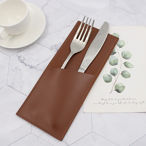 Pochette à <span class=keywords><strong>couverts</strong></span> en cuir PU Durable couteau et fourchette support de rangement poche étanche Portable <span class=keywords><strong>couverts</strong></span> à manger manchon - Product Image 1