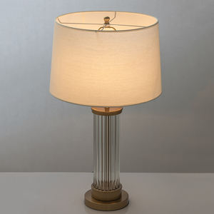 <span class=keywords><strong>Lampe</strong></span> <span class=keywords><strong>de</strong></span> table <span class=keywords><strong>de</strong></span> <span class=keywords><strong>chevet</strong></span> <span class=keywords><strong>de</strong></span> luxe traditionnelle en verre avec tube LED décoré, base en laiton doré, revêtement en tissu, vente chaude - Product Image 5