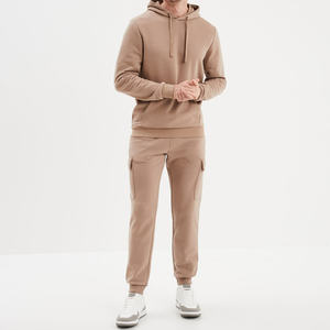 Pantalon de jogging cargo en molleton respirant, écologique, coupe décontractée et performante, avec un rangement pratique pour une activité physique quotidienne. - Product Image 5