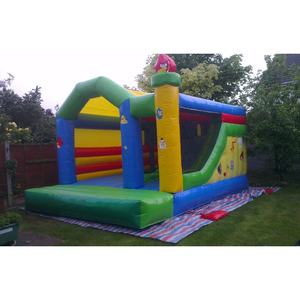 Une combinaison de châteaux gonflables en PVC et de trampolines offre une solution efficace de team building à travers des défis amusants. - Product Image 4