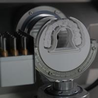Machine de fraisage dentaire CAD CAM de laboratoire Yucera Advanced pour la production de couronnes et de bridges