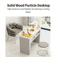 Table de manucure professionnelle moderne pour salon de beauté, en bois blanc, avec compartiments et prises indépendantes