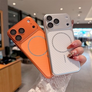 Funda Magnética Mate con Textura de Fibra de Carbono para iPhone 17 13 14 15 16 Pro Max con Protector de Lente de Vidrio y Cubierta Rígida - Product Image 4