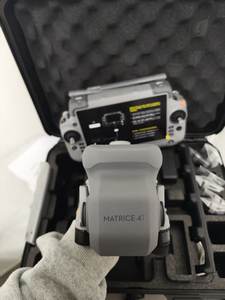 Drone commercial Matrice 4T 4E avec caméra 4K UHD, lumières LED, matériau plastique, moteur sans balais, pliable, télécommande pour débutants, gyroscope 4 axes - Product Image 5