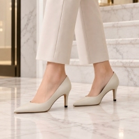 Fabrication de chaussures à talons, chaussures pour femmes en cuir véritable à 100%, vente en gros de talons pointus