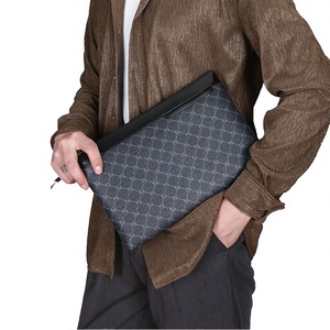 กระเป๋าถือพกพาสำหรับฟิตเนส ขนาดใหญ่ แฟชั่นลำลอง กันน้ำ ล้างทำความสะอาดได้ พร้อมซิปพิมพ์ลาย PU ทันสมัย - Product Image 1