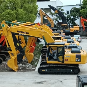 Excavadora hidráulica Komatsu usada, marca japonesa de orugas con componente de motor central disponible para la venta - Product Image 1