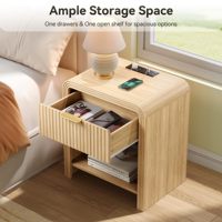 Table de chevet incurvée et cannelée Combohome, moderne, avec station de charge intégrée, poignée et étagère de rangement ouverte, haute qualité