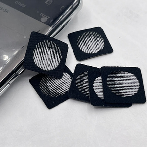 Etiquetas de Ropa con Logotipo NFC Personalizado, Etiquetas Tejidas Cosidas para Prendas, Etiquetas Plegables para Ropa - Product Image 2