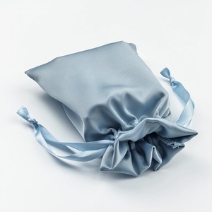 Sac à cordon en satin rose et bleu brumeux de haute qualité, pochette à bijoux en soie avec logo personnalisé, petits sacs cadeaux en tissu de luxe - Product Image 3