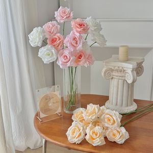 Flores Artificiales de Seda con 3 Cabezas de Rosa Diamante para Decoración Navideña de Centros Comerciales, Arreglo Hecho a Mano de Larga Duración - Product Image 4