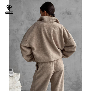 Ensemble survêtement en molleton polaire sherpa à deux pièces avec logo personnalisé, veste zippée surdimensionnée et pantalon de survêtement, vêtements d'hiver pour femmes - Product Image 2