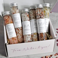 Garam Mandi Himalaya Aroma Bunga Kering Terlaris Lintas Negara 100g Pembersih Mendalam Wadah Kaca OEM Label Pribadi Kaki
