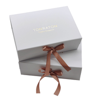 Boîte cadeau magnétique de luxe avec ruban et poignée, pliable, logo personnalisé, carton rigide, papier blanc rose, pour vêtements