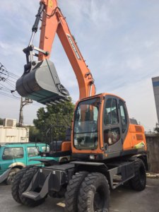Excavadora de Ruedas Develon DX150WE de 15 Toneladas con Alta Movilidad - Product Image 6