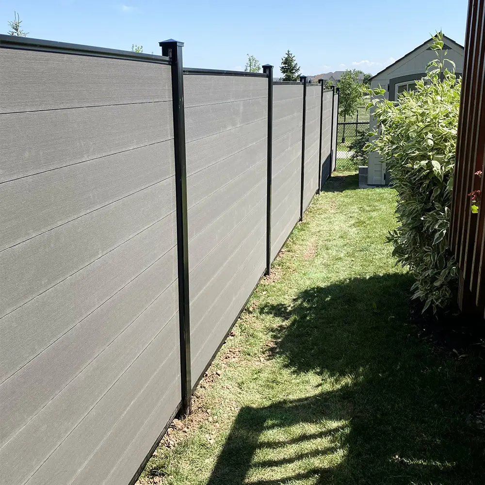 Recinzione composita esterna per giardino con pannello di recinzione in acciaio di alluminio
