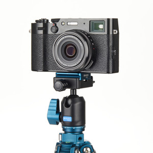 Benro Cyanbird Carbon/Nhôm 5 Phần DSLR Tripod Trọng Lượng Nhẹ Du Lịch Tripod Lật Khóa Sợi Carbon Tripod - Product Image 4