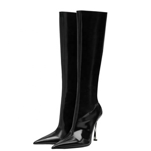 Botas Altas de Mujer con Tacón Fino Metálico Estilo Stiletto, Punta Puntiaguda y Cremallera Lateral Larga - Product Image 2