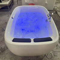 Baignoire à remous autoportante en acrylique haut de gamme pour 2 personnes, système de massage par hydrojets multifonctionnel, lumières LED, salle de bain