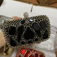 Sac de soirée classique en cristal diamanté argenté avec chaîne bandoulière, fermeture magnétique, écologique et fait main, idéal pour mariage et fête