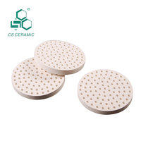 Pièces de filtre en céramique industrielle poreuse en alumine, alvéolées extrudées, blanches, en céramique CS, 100*100*20mm, à trous ronds
