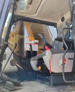 รถขุดไฮดรอลิกแบบตีนตะขาบ โคมัตสึ 400 เครื่องยนต์คัมมินส์ น้ำหนักใช้งาน 40 ตัน ความจุบุ้งกี๋ 2 เมตร สำหรับงานขุดขนาดใหญ่ - Product Image 5