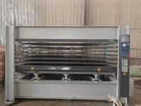 Presse à chaud hydraulique pour le laminage de panneaux MDF et de contreplaqué, machine de pressage à chaud pour placages de portes