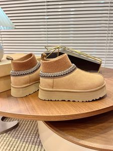 Bottes de neige UGGS haut de gamme, marque de créateur, bottes d'extérieur de luxe pour femmes avec une qualité authentique, chaleur et respirabilité - Product Image 3