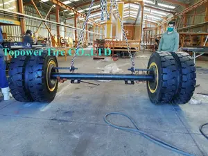 Forklift dengan ban depan ganda 10.00x20 12.00-20 ban forklift mudah ditumpuk pegangan ban untuk Forklift