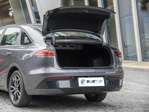 Nouvelle <span class=keywords><strong>voiture</strong></span> compacte électrique Roewe D6 2025, version premium 450 km, berline 4 portes, 5 places pour les trajets quotidiens - Product Image 3