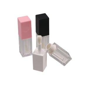 Tubes de brillant à lèvres personnalisés en gros 4ml 5ml 6ml 6.5ml avec grand pinceau, conteneur mignon pour gloss et applicateur épais - Product Image 1