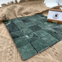 Tuile de mosaïque en pierre de marbre vert carré à dos en maille à installation rapide Dougbuild